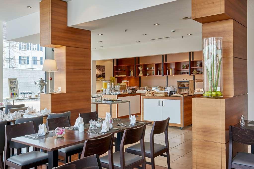 H4 Hotel ゾロトゥルン レストラン 写真
